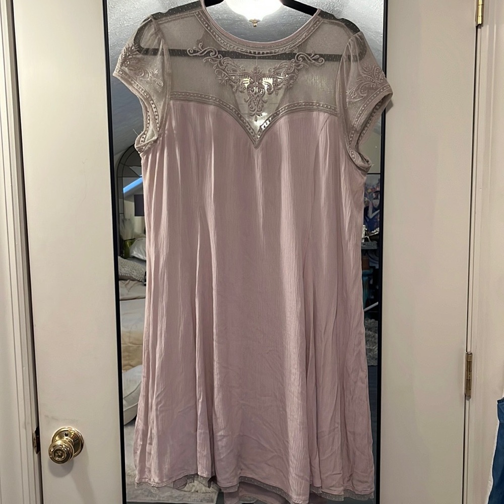 Very pretty & elegant dress for wedding,  homecoming, etc.